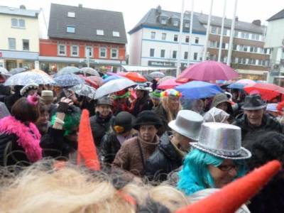 Altweiber Karneval in Heiligenhaus 04.02.16 - 