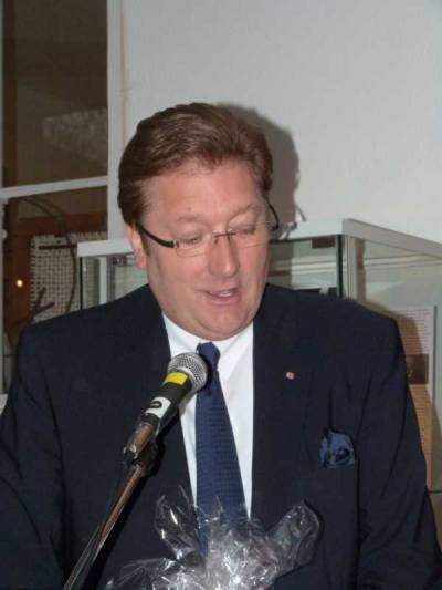 70. Geburtstag Uschi Klützke - Oberbürgermeister Dirk Elbers gratuliert Uschi Klützke zum 70.Geburtstag