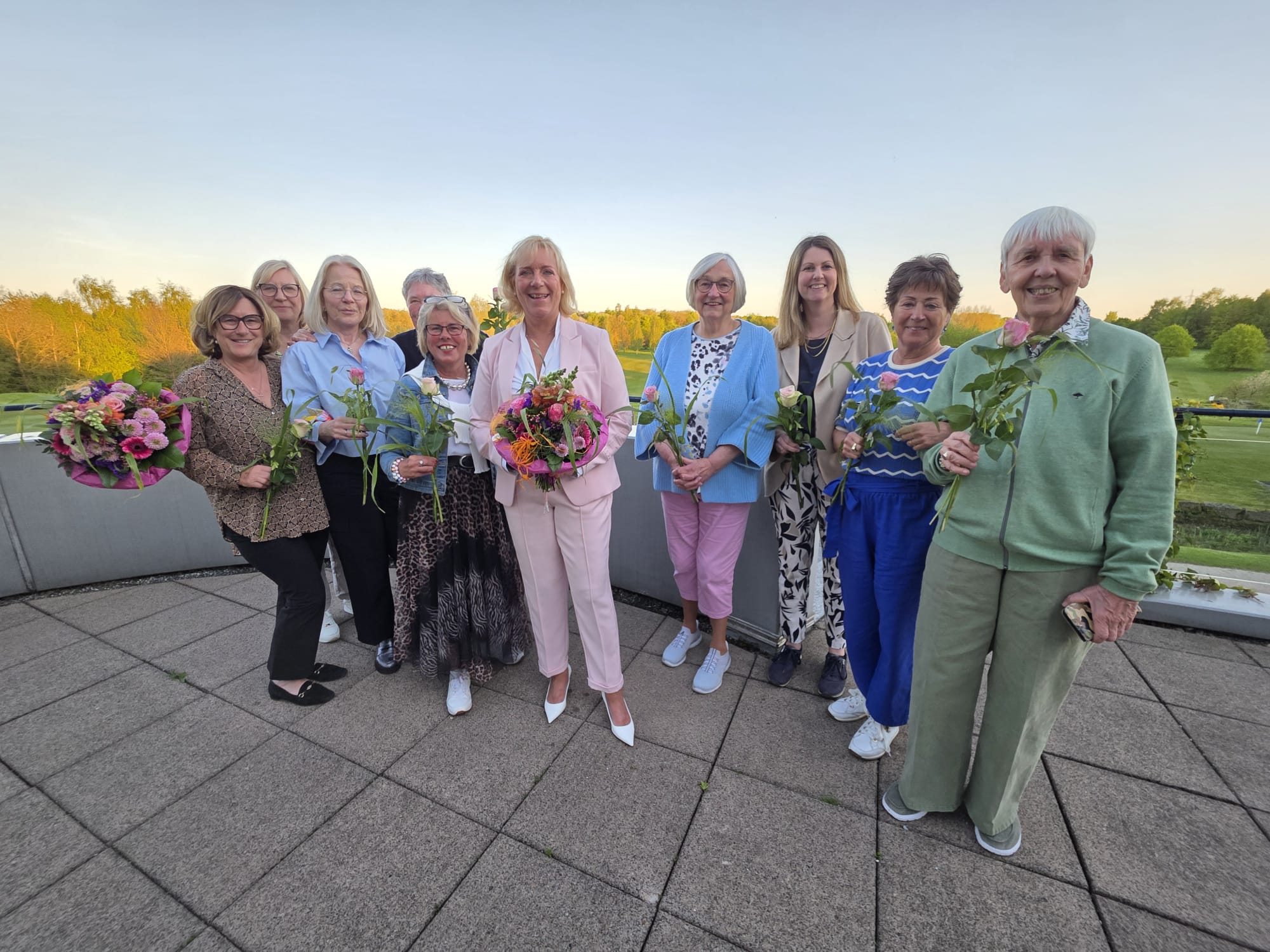 Der neue Vorstand mit seiner Vorsitzenden, Ulrike Stiers, der FU-Heiligenhaus